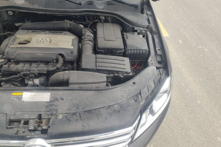 Used Volkswagen Magotan 2013 1.8TSI Luxury Model Engine Bay Left