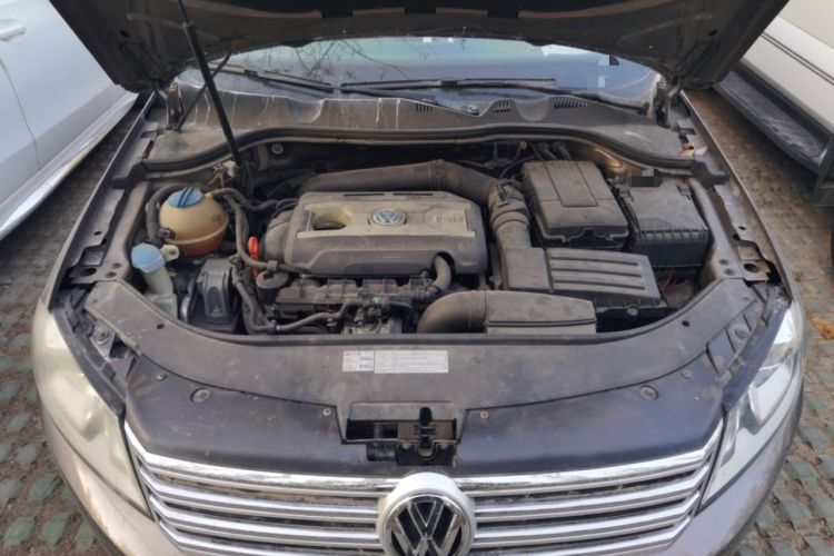 Used Volkswagen Magotan 2013 1.8TSI Luxury Model Engine Bay