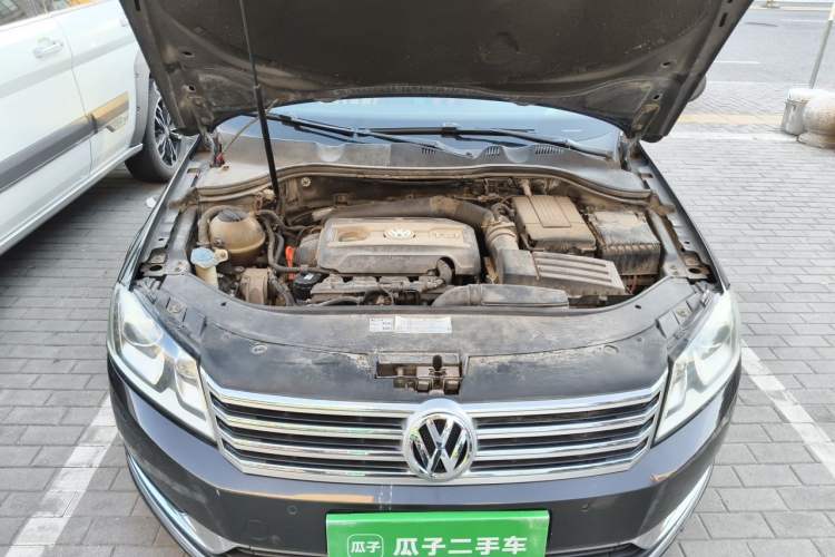 Used Volkswagen Magotan 2013 1.8TSI Luxury Model Engine Bay