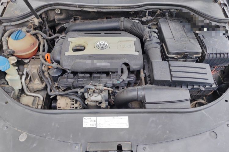 Used Volkswagen Magotan 2013 1.8TSI Premier Model Engine Bay