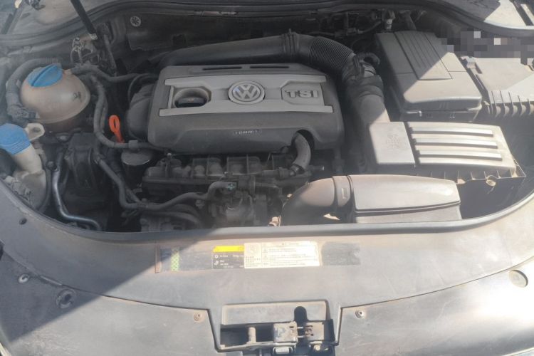 Used Volkswagen Magotan 2013 1.8TSI Premier Model Engine Bay