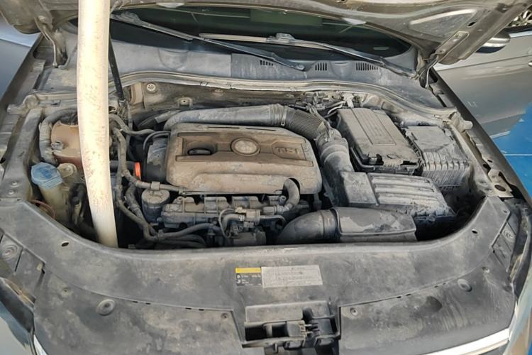 Used Volkswagen Magotan 2013 1.8TSI Premier Model Engine Bay