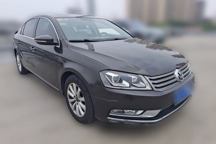 Used Volkswagen Magotan 2013 1.8TSI Premier Model Front Right 45 Deg