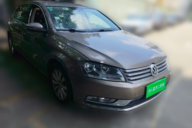 Used Volkswagen Magotan 2013 1.8TSI Premier Model Front Right 45 Deg