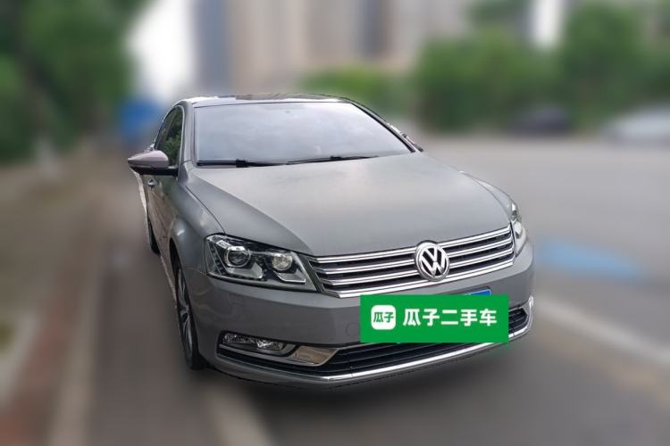 Used Volkswagen Magotan 2013 1.8TSI Luxury Model Front Right 45 Deg