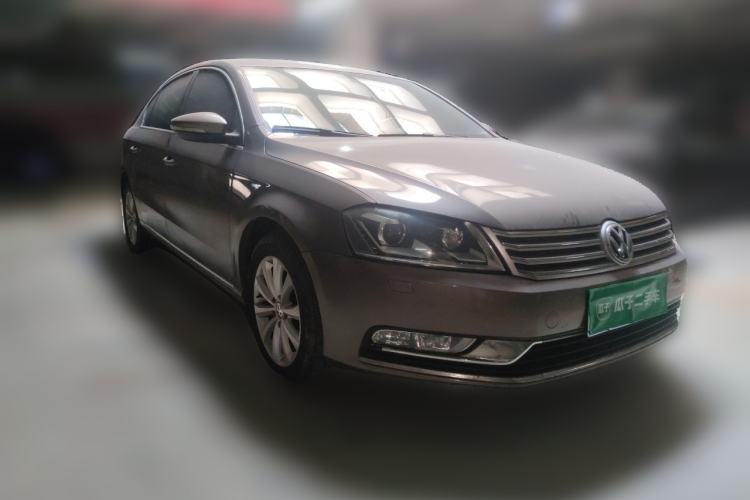 Used Volkswagen Magotan 2013 1.8TSI Luxury Model Front Right 45 Deg
