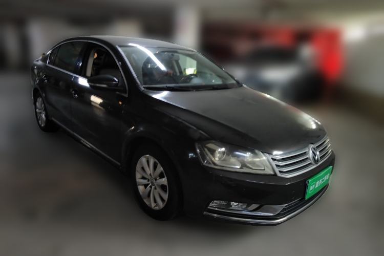 Used Volkswagen Magotan 2013 1.8TSI Luxury Model Front Right 45 Deg