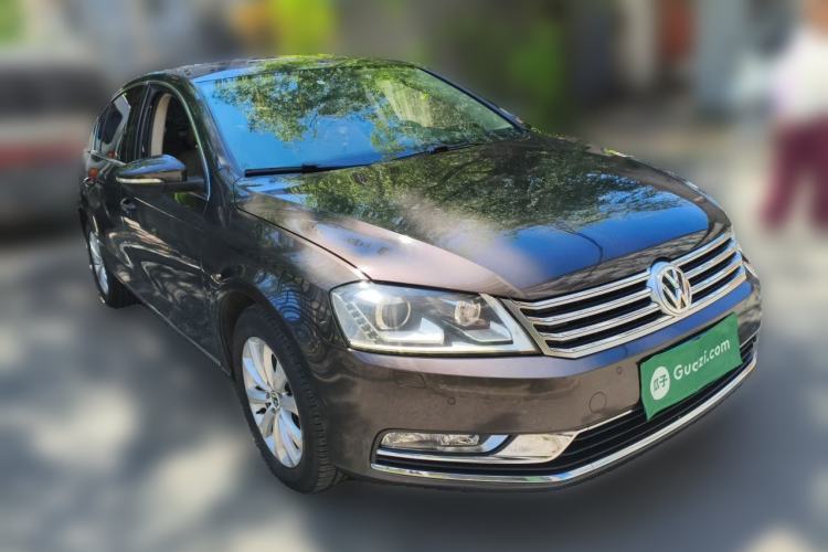 Used Volkswagen Magotan 2013 1.8TSI Luxury Model Front Right 45 Deg