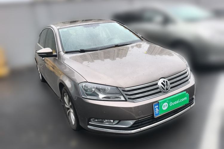 Used Volkswagen Magotan 2013 1.8TSI Premier Model Front Right 45 Deg