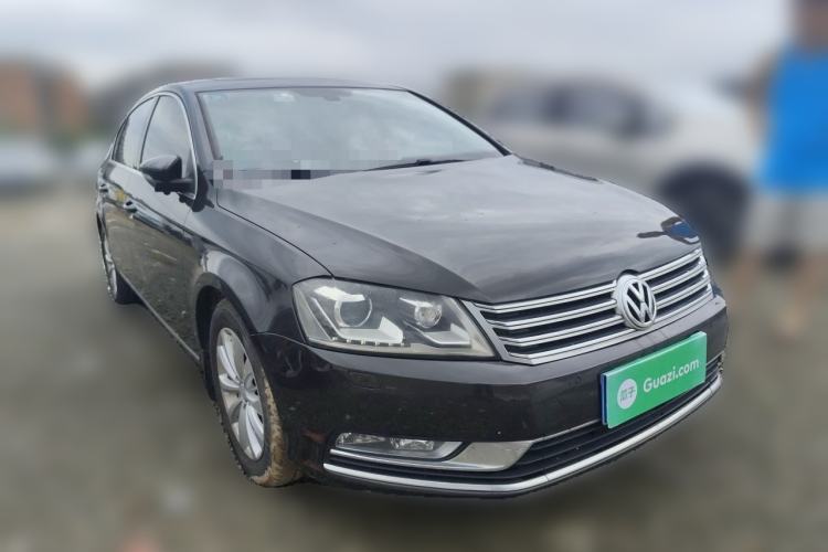 Used Volkswagen Magotan 2013 1.8TSI Premier Model Front Right 45 Deg