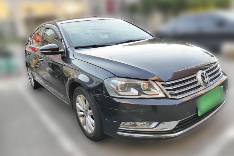 Used Volkswagen Magotan 2013 1.8TSI Luxury Model Front Right 45 Deg
