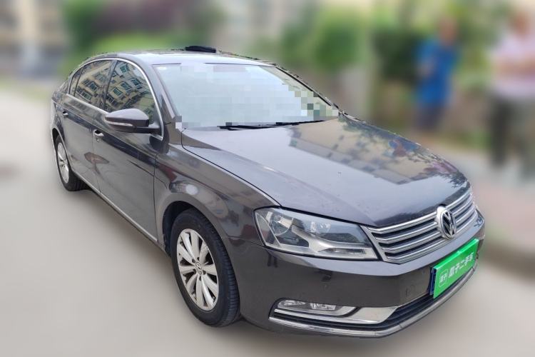 Used Volkswagen Magotan 2013 1.8TSI Premier Model Front Right 45 Deg