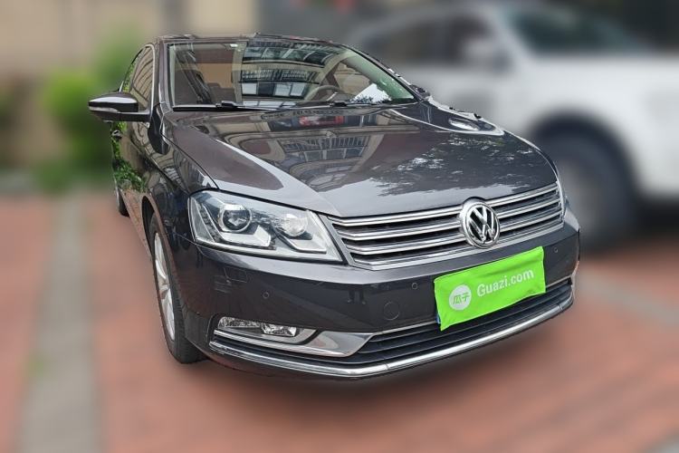Used Volkswagen Magotan 2013 1.8TSI Luxury Model Front Right 45 Deg