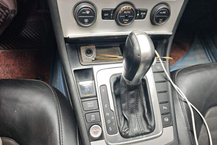 Used Volkswagen Magotan 2013 1.8TSI Luxury Model Gear Lever