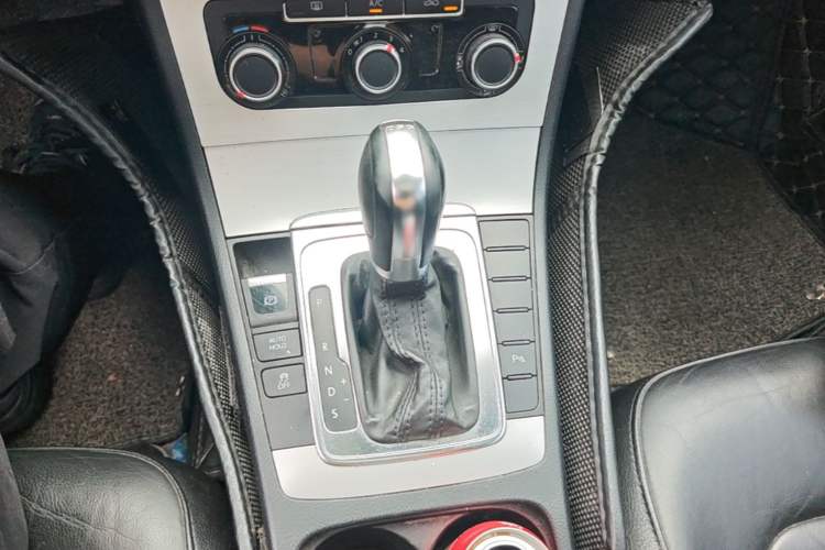 Used Volkswagen Magotan 2013 1.8TSI Premier Model Gear Lever