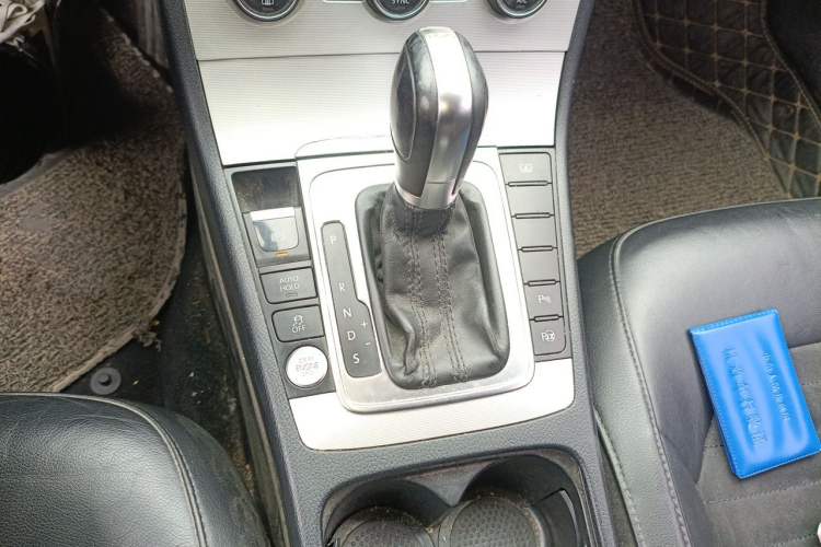 Used Volkswagen Magotan 2013 1.8TSI Prestige Model Gear Lever