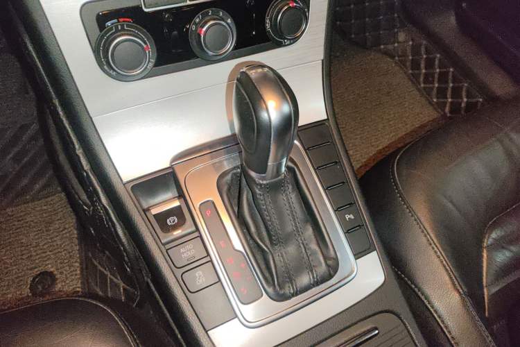 Used Volkswagen Magotan 2013 1.8TSI Premier Model Gear Lever
