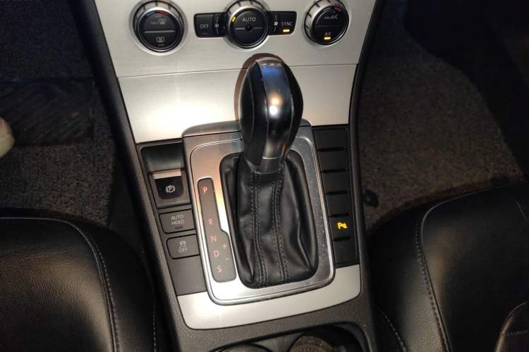 Used Volkswagen Magotan 2013 1.8TSI Luxury Model Gear Lever
