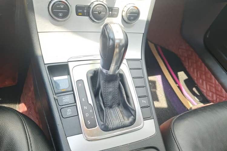 Used Volkswagen Magotan 2013 1.8TSI Luxury Model Gear Lever