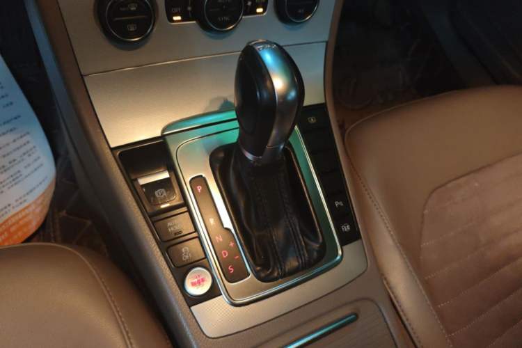 Used Volkswagen Magotan 2013 1.8TSI Premier Model Gear Lever