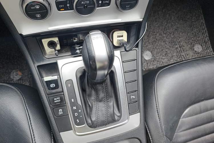 Used Volkswagen Magotan 2013 1.8TSI Luxury Model Gear Lever
