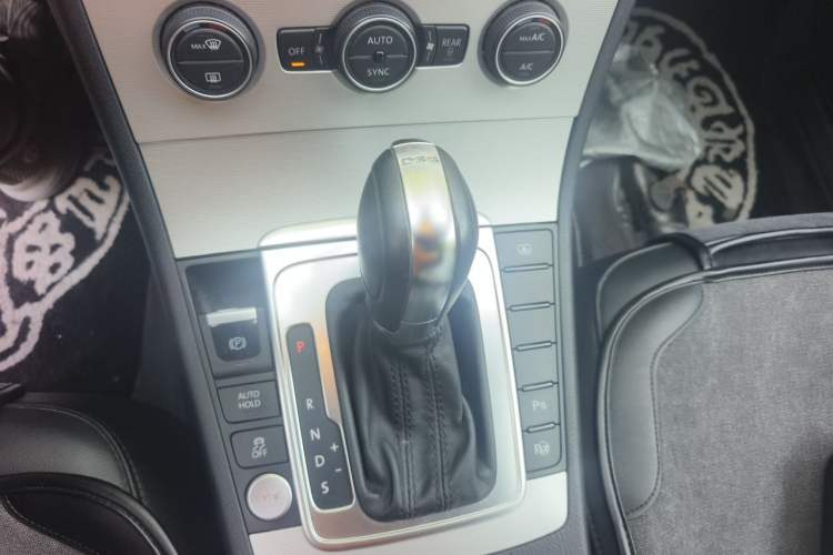 Used Volkswagen Magotan 2013 2.0 TSI Prestige Model Gear Lever