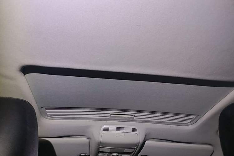 Used Volkswagen Magotan 2013 1.8TSI Luxury Model Headliner