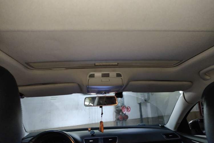 Used Volkswagen Magotan 2013 1.8TSI Luxury Model Headliner