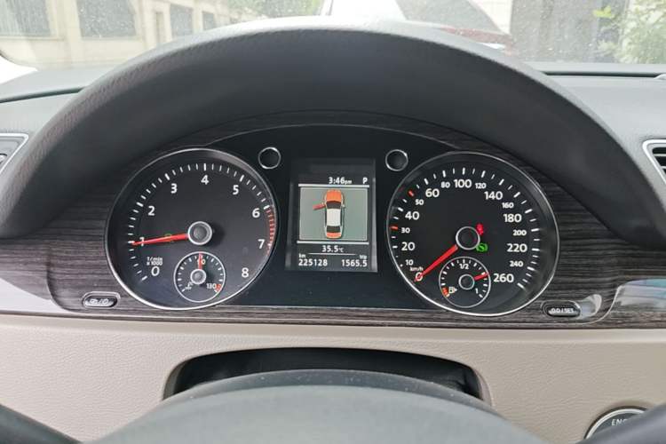 Used Volkswagen Magotan 2013 2.0 TSI Ultimate Model Instrument Cluster