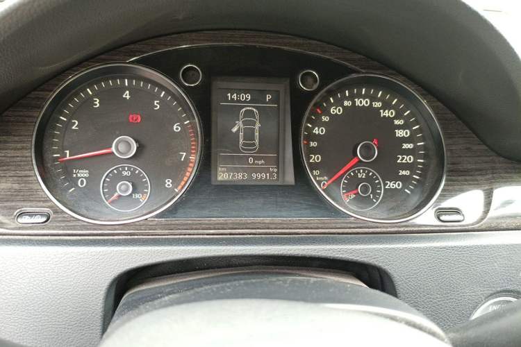 Used Volkswagen Magotan 2013 1.8TSI Prestige Model Instrument Cluster
