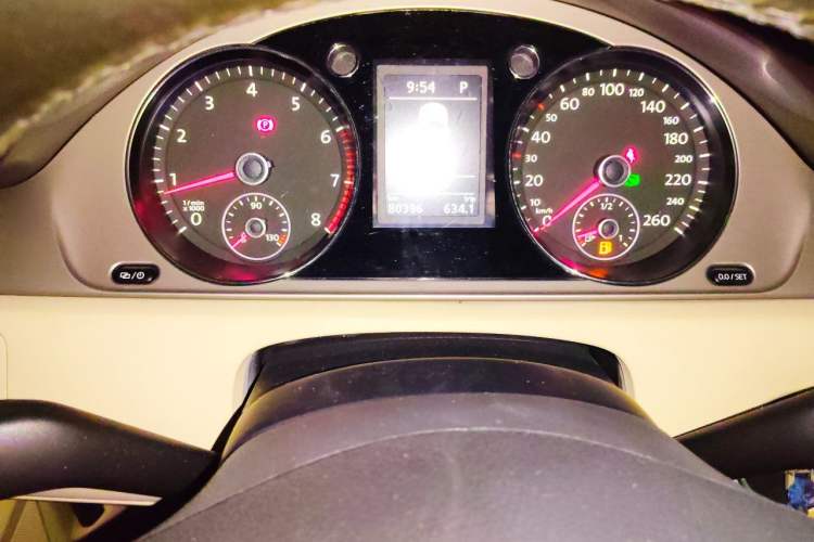 Used Volkswagen Magotan 2013 1.8TSI Premier Model Instrument Cluster
