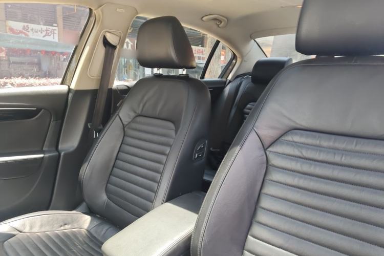 Used Volkswagen Magotan 2013 1.8TSI Luxury Model Left Front Seat