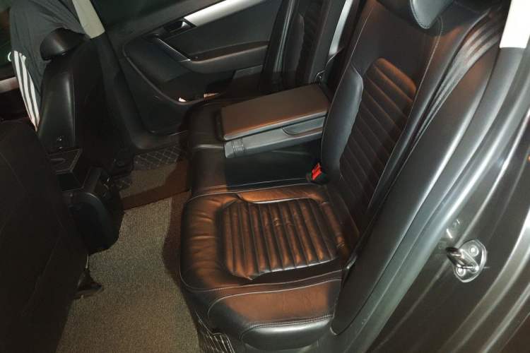Used Volkswagen Magotan 2013 1.8TSI Premier Model Left Rear Seat
