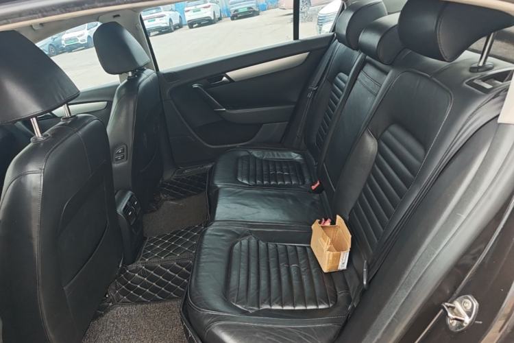 Used Volkswagen Magotan 2013 1.8TSI Premier Model Left Rear Seat