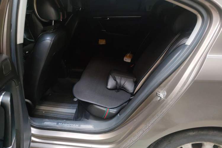 Used Volkswagen Magotan 2013 1.8TSI Luxury Model Left Rear Seat