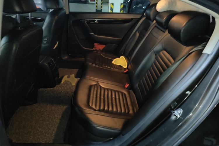 Used Volkswagen Magotan 2013 1.8TSI Luxury Model Left Rear Seat