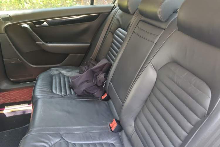 Used Volkswagen Magotan 2013 1.8TSI Luxury Model Left Rear Seat