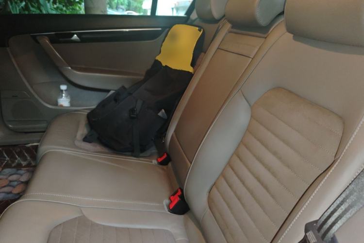 Used Volkswagen Magotan 2013 1.8TSI Premier Model Left Rear Seat