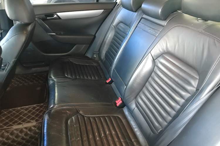 Used Volkswagen Magotan 2013 1.8TSI Premier Model Left Rear Seat