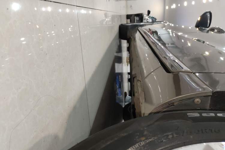 Used Volkswagen Magotan 2013 1.8TSI Luxury Model Left Side Sill