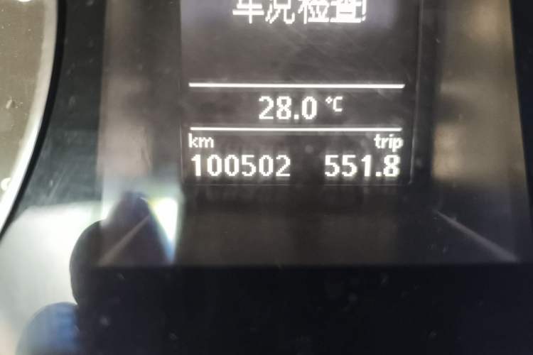 Used Volkswagen Magotan 2013 1.8TSI Luxury Model Odometer Close Up
