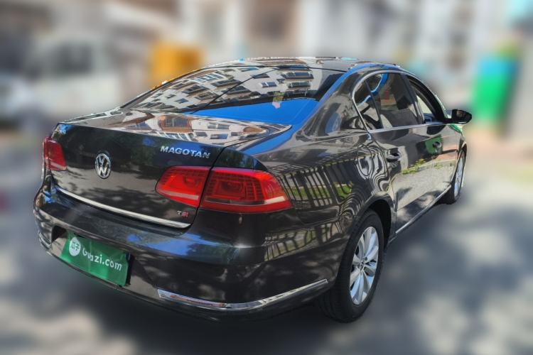 Used Volkswagen Magotan 2013 1.8TSI Luxury Model Rear Right 45 Deg
