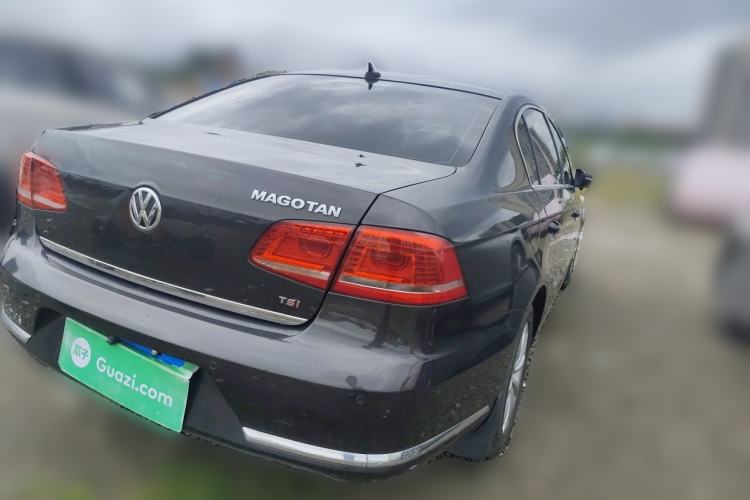 Used Volkswagen Magotan 2013 1.8TSI Premier Model Rear Right 45 Deg