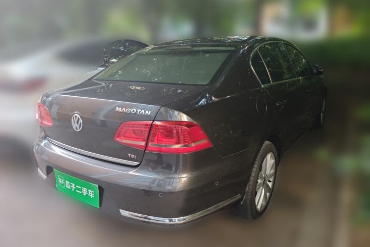 Used Volkswagen Magotan 2013 1.8TSI Premier Model Rear Right 45 Deg