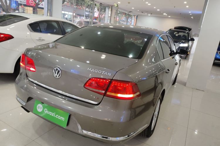 Used Volkswagen Magotan 2013 1.8TSI Luxury Model Rear Right 45 Deg