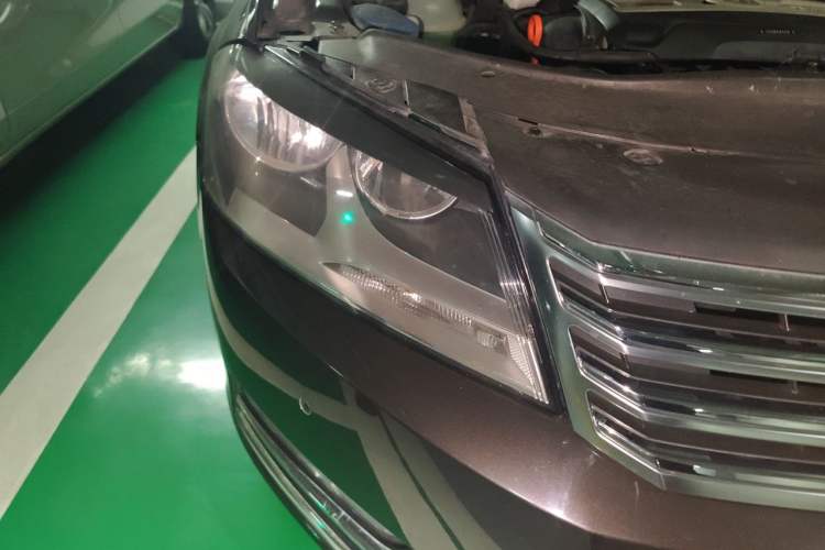 Used Volkswagen Magotan 2013 1.8TSI Premier Model Right Front Headlight