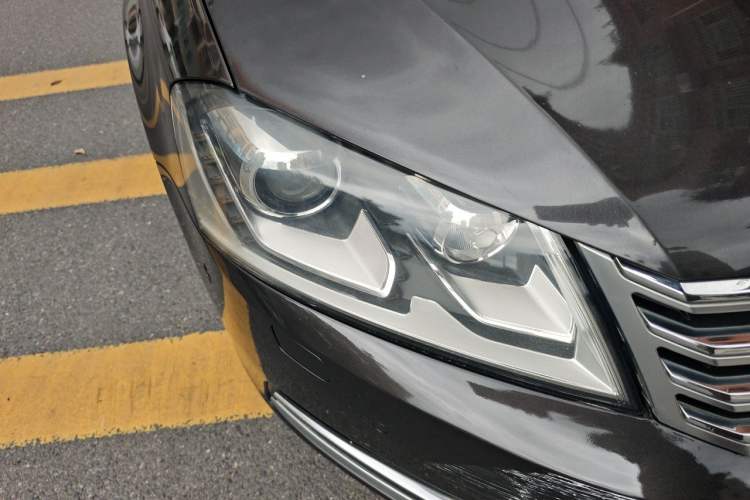 Used Volkswagen Magotan 2013 1.8TSI Luxury Model Right Front Headlight