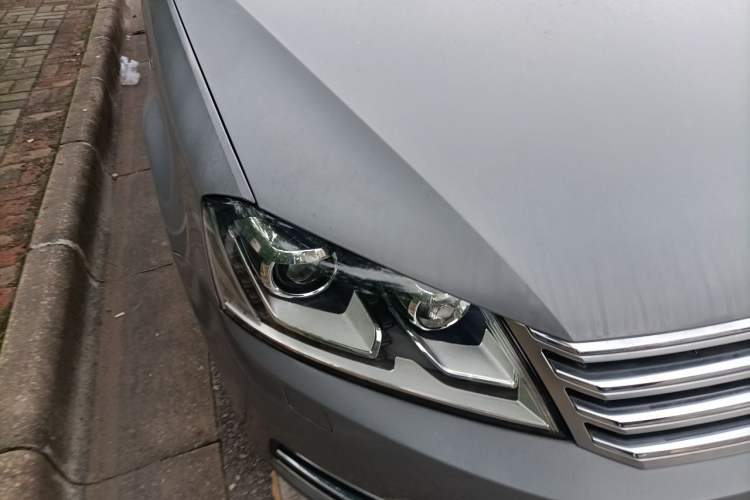 Used Volkswagen Magotan 2013 1.8TSI Luxury Model Right Front Headlight