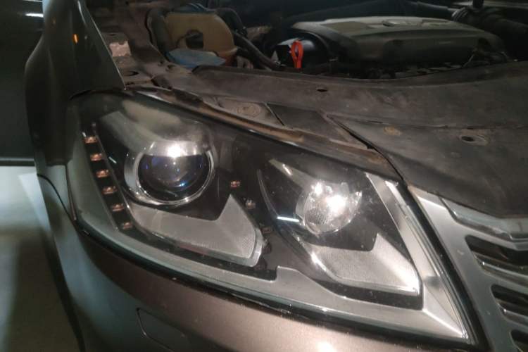 Used Volkswagen Magotan 2013 1.8TSI Luxury Model Right Front Headlight