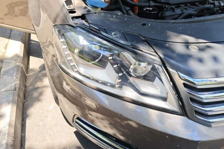 Used Volkswagen Magotan 2013 1.8TSI Luxury Model Right Front Headlight
